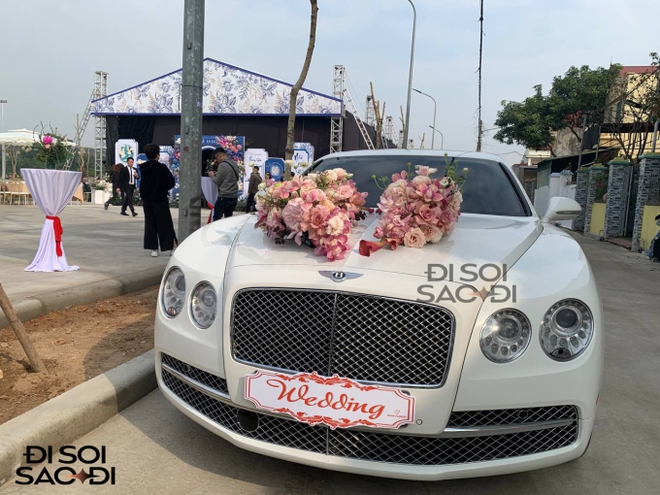 Cận cảnh si&ecirc;u xe 10 tỷ được Quang Hải d&ugrave;ng để đ&oacute;n Chu Thanh Huyền về dinh - Ảnh 2.