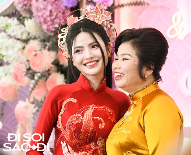 Chu Thanh Huyền hạnh phúc bên mẹ, bố vợ tất bật chuẩn bị đón con rể quý -  Quang Hải