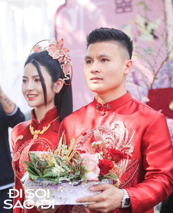 To&agrave;n cảnh lễ ăn hỏi v&agrave; đ&oacute;n d&acirc;u của Quang Hải - Chu Thanh Huyền: Visual c&ocirc; d&acirc;u ch&uacute; rể s&aacute;ng bừng - Ảnh 7.
