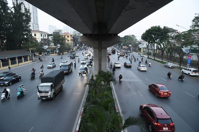 Cuối kỳ nghỉ Tết Dương lịch, d&ograve;ng xe lại hối hả quay về Thủ đ&ocirc; - Ảnh 4.