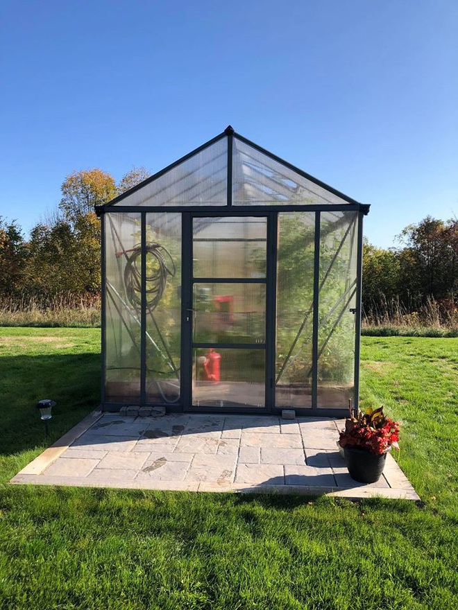 Bà mẹ 2 con từ chối công việc thành phố, cùng gia đình về quê trồng cả vườn rau đẹp như tranh vẽ - Ảnh 12.