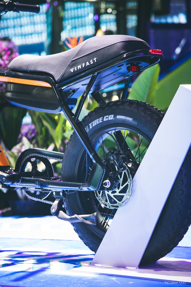 Xe đạp điện VinFast chính thức ra mắt: Một lần sạc đi hơn 100km nhưng không dành cho số đông - Ảnh 6.
