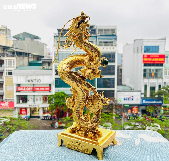 Qu&agrave; Tết Gi&aacute;p Th&igrave;n sang chảnh: Tượng rồng mạ v&agrave;ng 24k gi&aacute; h&agrave;ng chục triệu đồng - Ảnh 11.