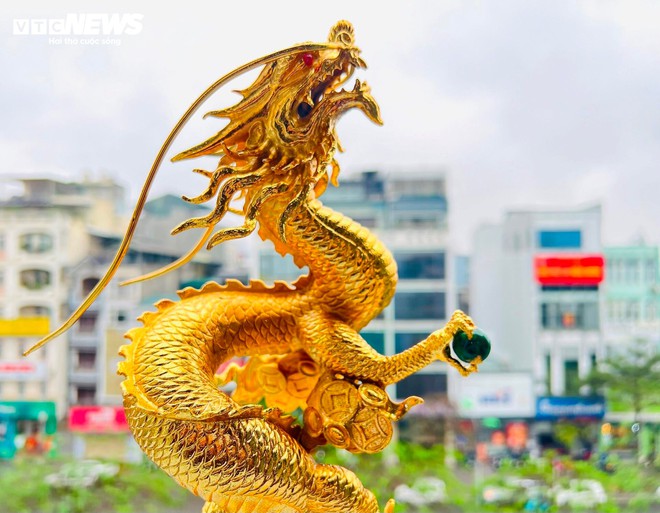 Qu&agrave; Tết Gi&aacute;p Th&igrave;n sang chảnh: Tượng rồng mạ v&agrave;ng 24k gi&aacute; h&agrave;ng chục triệu đồng - Ảnh 10.