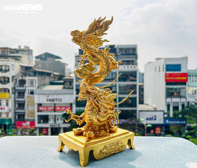 Qu&agrave; Tết Gi&aacute;p Th&igrave;n sang chảnh: Tượng rồng mạ v&agrave;ng 24k gi&aacute; h&agrave;ng chục triệu đồng - Ảnh 8.