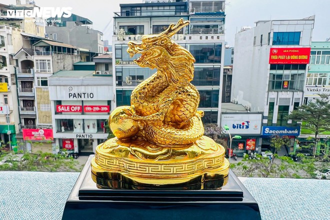 Qu&agrave; Tết Gi&aacute;p Th&igrave;n sang chảnh: Tượng rồng mạ v&agrave;ng 24k gi&aacute; h&agrave;ng chục triệu đồng - Ảnh 5.