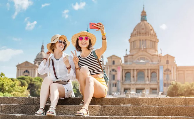 Bạn c&oacute; nợ kỳ nghỉ kh&ocirc;ng? Đừng để sự so s&aacute;nh v&agrave; bốc đồng biến những chuyến du lịch th&agrave;nh sự căng thẳng k&eacute;o d&agrave;i - Ảnh 2.