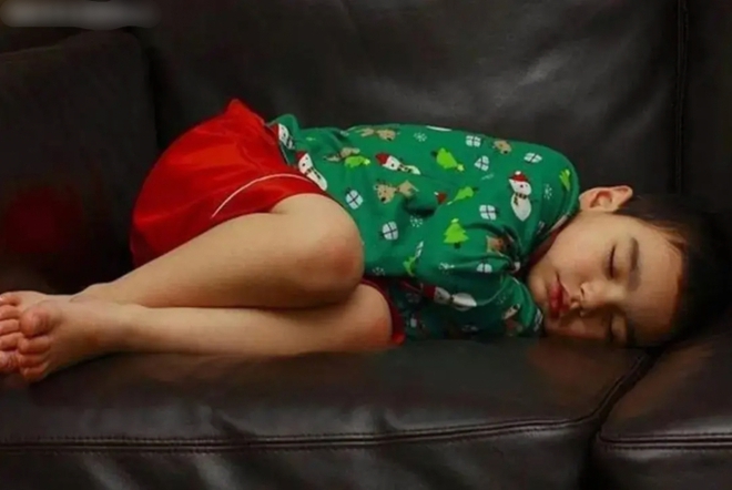 Nghiên cứu tâm lý phát hiện: Những đứa trẻ thông minh thường ngủ tư thế này ngay từ nhỏ - Ảnh 4.