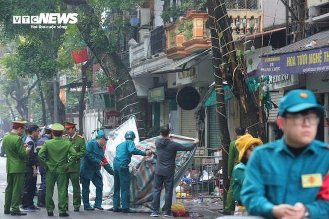 Thủ tướng gửi lời chia buồn tới gia đình người bị nạn vụ cháy nhà phố cổ Hà Nội - Ảnh 1.