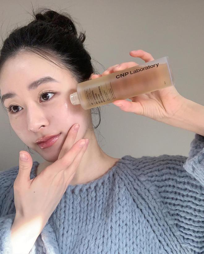 5 sự thật về dưỡng ẩm c&oacute; thể khiến bạn bất ngờ, ho&aacute; ra nhiều người đ&atilde; mắc sai lầm - Ảnh 2.