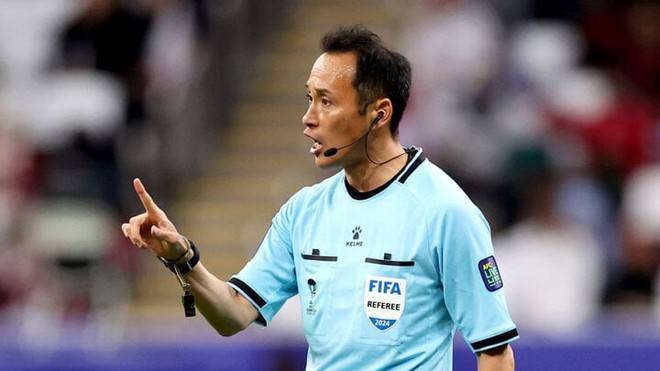 Trọng tài Asian Cup gây bức xúc: Tha thẻ đỏ, cản bước đối thủ giúp Qatar ghi bàn - Ảnh 3.