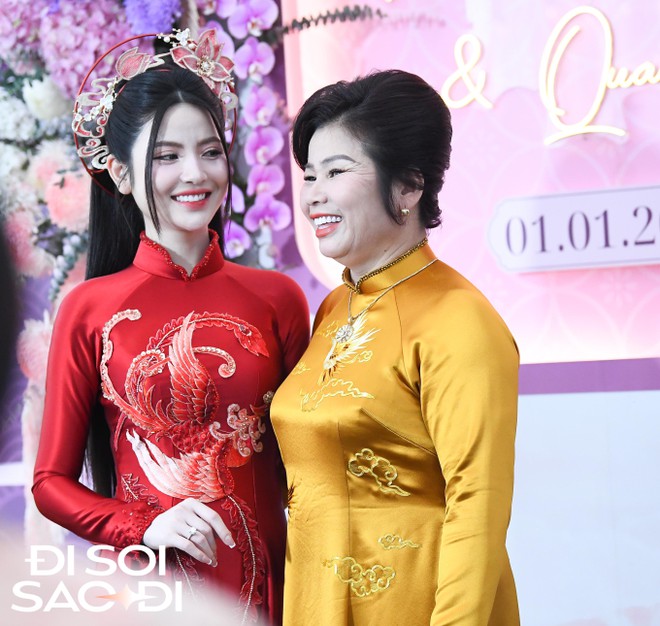 Chu Thanh Huyền đập tan tin đồn ph&acirc;n biệt mẹ đẻ v&agrave; mẹ chồng qua một h&agrave;nh động, Quang Hải được bố vợ dặn d&ograve; kĩ c&agrave;ng - Ảnh 2.