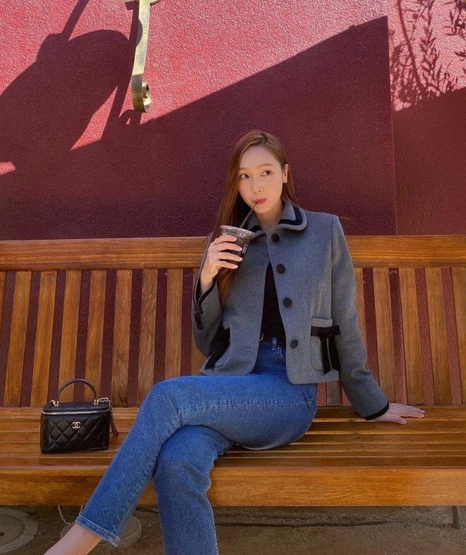 Cao thủ diện quần jeans Jessica Jung gợi ý loạt cách phối đồ không hề trùng lặp - Ảnh 9.