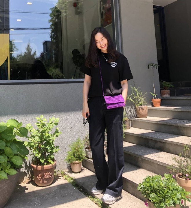 Honey Lee giữ vững phong độ mặc đẹp v&agrave; trẻ trung ở tuổi 41 - Ảnh 8.