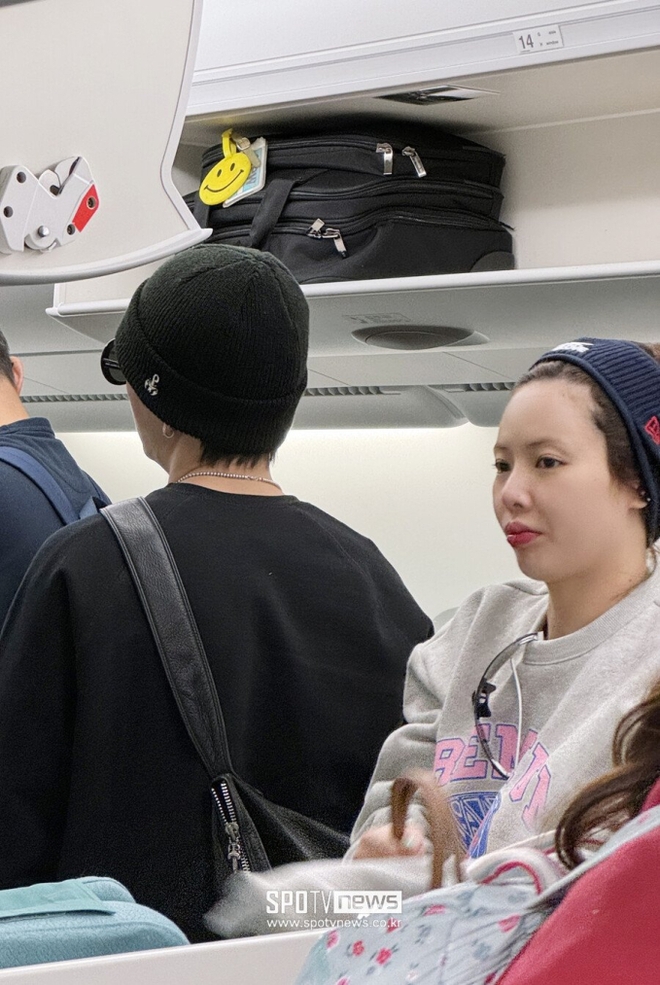 “Tóm sống” cặp tình nhân Hyuna - Junhyung (HIGHLIGHT) tại sân bay Hàn sau chuyến du lịch hạnh phúc ở Mỹ - Ảnh 3.