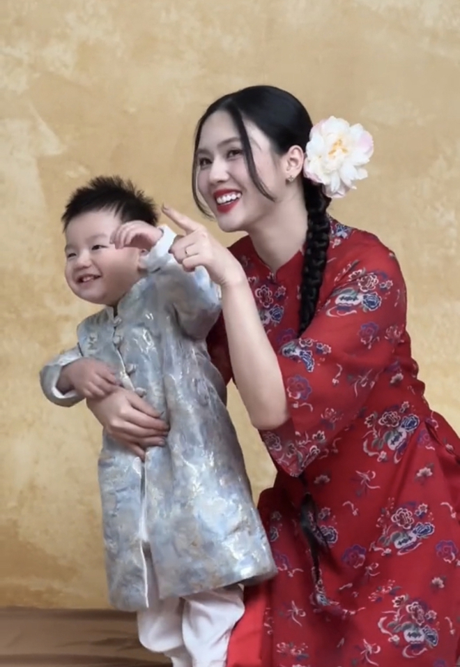 Hậu trường ảnh tết nhà Thành Chung và vợ hot girl Tuyên Quang: Ảnh cam thường còn xinh đẹp thế này - Ảnh 5.