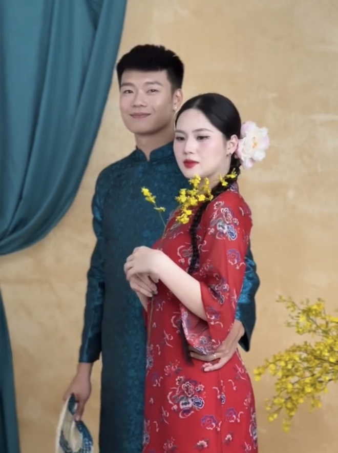 Hậu trường ảnh tết nhà Thành Chung và vợ hot girl Tuyên Quang: Ảnh cam thường còn xinh đẹp thế này - Ảnh 3.
