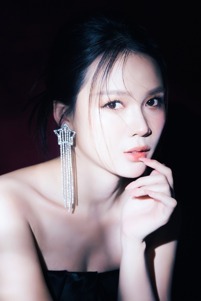 Trước ng&agrave;y sinh nở, Sam khoe nhan sắc xinh đẹp - Ảnh 2.