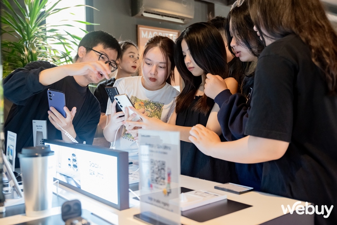 Xem giới trẻ TP Hồ Ch&iacute; Minh trực tiếp trải nghiệm v&agrave; n&oacute;i g&igrave; về Galaxy AI - Ảnh 5.