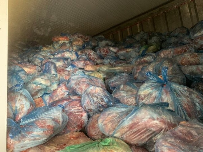 40 tấn thịt heo nhiễm bệnh, nguy cơ lây lan suýt bị tuồn ra thị trường - Ảnh 1.