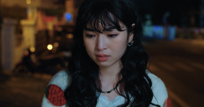 Lạ đời nữ chính phim Việt hát OST quá tệ nhưng dân tình khen nức nở, khóc hết nước mắt ngay cảnh buồn nhất - Ảnh 1.