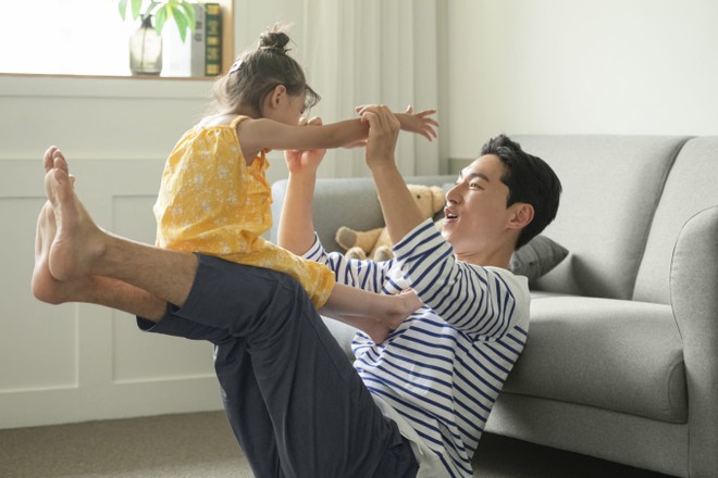 Nghi&ecirc;n cứu khoa học: Nếu mỗi ng&agrave;y bố bỏ ra được bằng n&agrave;y thời gian với con, IQ của con sẽ cao hơn hẳn! - Ảnh 1.