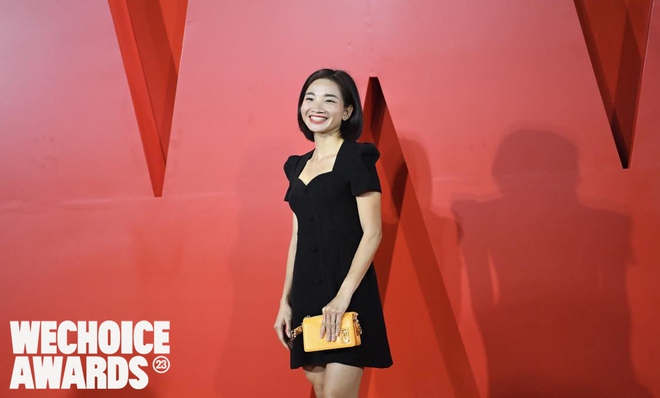 Dàn sao thể thao đổ bộ thảm đỏ Gala WeChoice Awards 2023: Xinh đẹp, rạng rỡ khác hẳn lúc thi đấu - Ảnh 3.