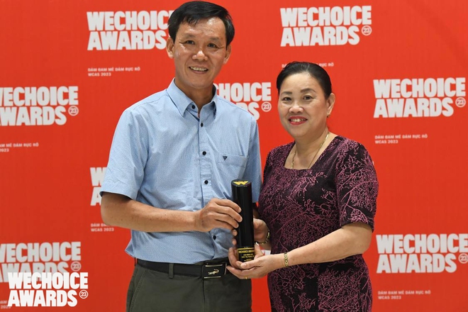 Bố mẹ VĐV Trần Thị Thanh Thuý tiết lộ về kế hoạch vươn ra biển lớn của con gái tại WeChoice Awards 2023 - Ảnh 4.