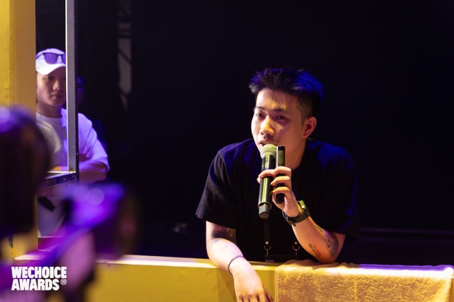 Dương Mai Việt Anh - Tổng đạo diễn Gala WeChoice: Sẽ bất ngờ và quen thuộc. 12 sân khấu là 12 ý tưởng khác nhau - Ảnh 2.