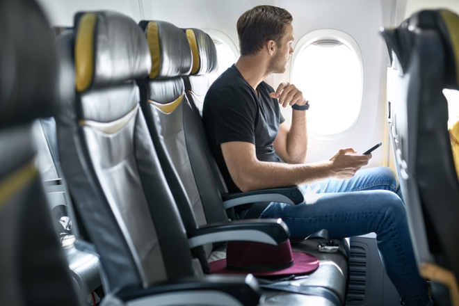 Chỗ ngồi nào là an toàn nhất trên máy bay? Các chuyên gia đã có câu trả lời - Ảnh 2.