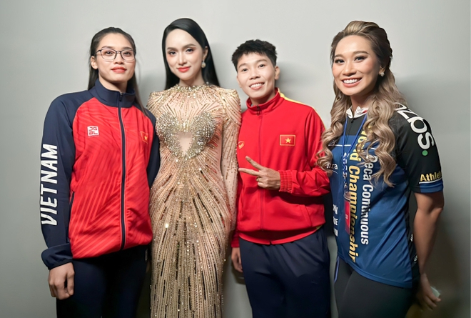 H&eacute; lộ ảnh hậu trường 4 c&ocirc; g&aacute;i v&agrave;ng của thể thao Việt Nam giao lưu c&ugrave;ng Diva Mỹ Linh, hoa hậu Hương Giang, Ho&agrave; Minzy - Ảnh 2.