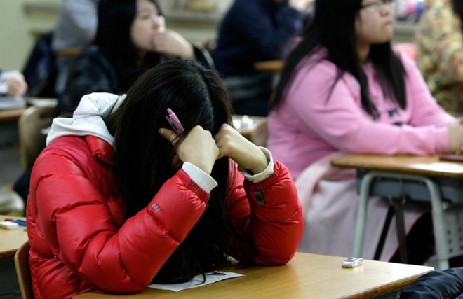 Phim tài liệu bóc trần sự thật khắc nghiệt về kỳ thi ĐH ở Hàn Quốc: Có những đứa trẻ bình thường, nỗ lực mấy cũng không được đền đáp - Ảnh 2.