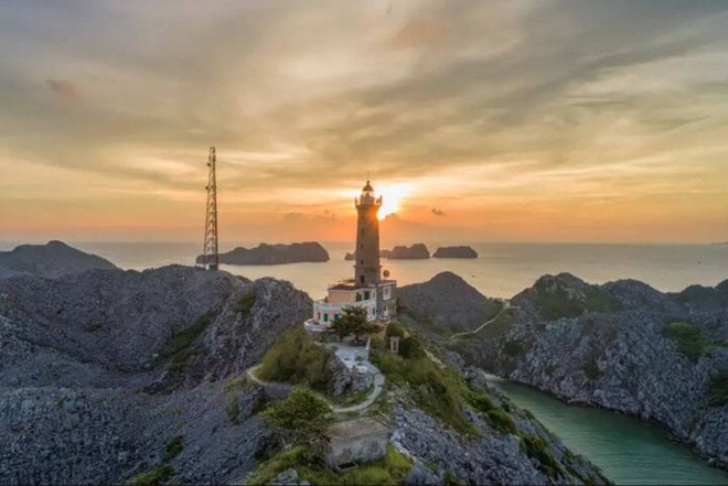 Tận mắt chiêm ngưỡng ngọn hải đăng cổ bậc nhất Việt Nam nằm trên đảo hoang sơ - Ảnh 5.