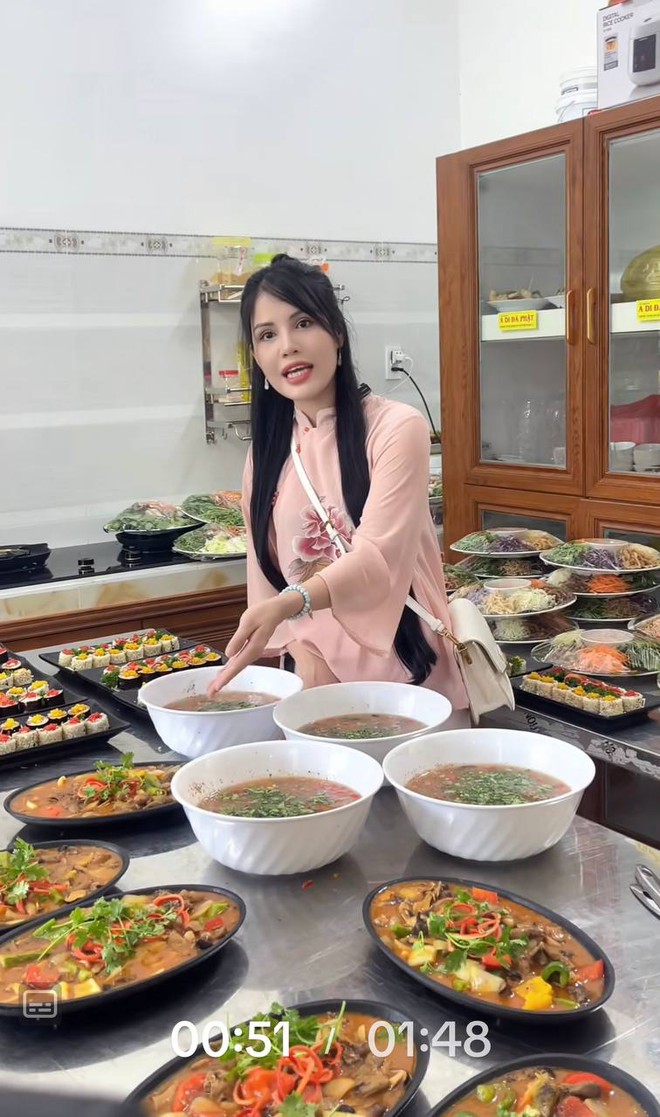 Đ&aacute;m cưới chay ở miền T&acirc;y, ph&aacute; vỡ quy tắc tiệc cưới nhưng vẫn khiến kh&aacute;ch mời kinh ngạc bởi độ cầu kỳ của m&oacute;n ăn - Ảnh 4.