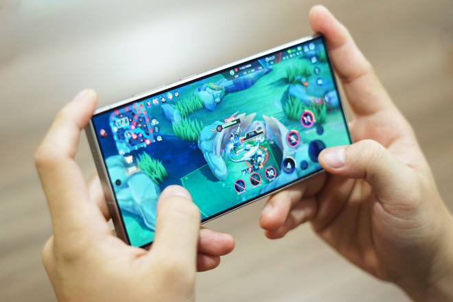 Trải nghiệm chơi game với Galaxy S24 Ultra: Chỉ 1 từ Đỉnh - Ảnh 2.