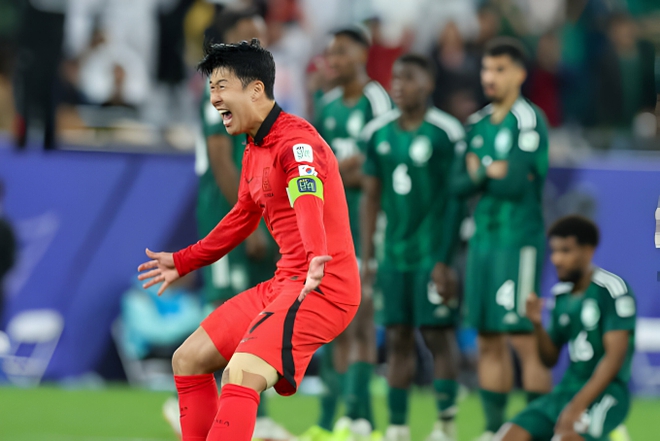Son Heung-min khẳng định không khóc tại Asian Cup 2023, thừa nhận sau 13 năm vẫn trách một cầu thủ đàn anh - Ảnh 2.