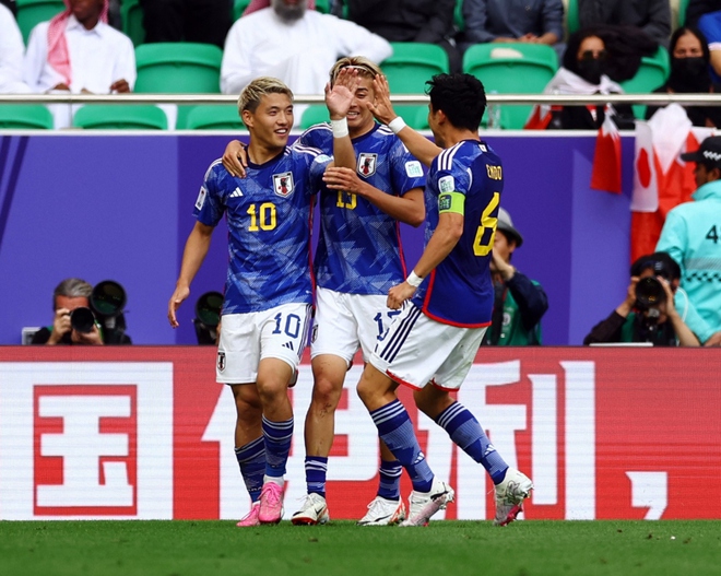 Kết quả Asian Cup 2023: Thủ môn tấu hài trước Bahrain, Nhật Bản vẫn vào tứ kết - Ảnh 1.