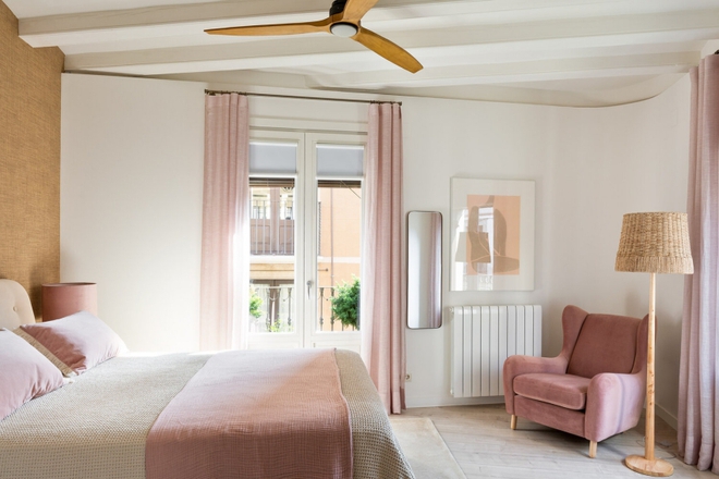 Chỉ 49m&sup2; nhưng căn hộ nhỏ n&agrave;y mang đến cho người nh&igrave;n vẻ đẹp ngọt ng&agrave;o với m&agrave;u sắc đẹp lịm tim - Ảnh 5.
