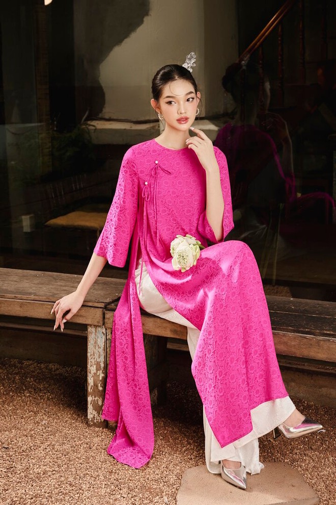 Búp bê sống của Hoa hậu Việt Nam khoe sắc với áo dài xuân - Ảnh 3.