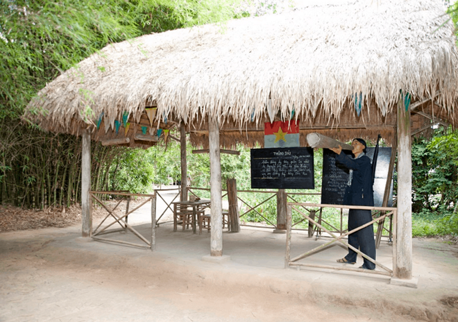 Kh&aacute;m ph&aacute; địa đạo Củ Chi - Ảnh 3.