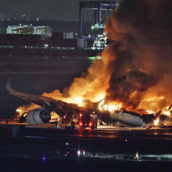 Japan Airlines tiếp tục va chạm với máy bay tuần duyên tại sân bay Haneda chỉ vài ngày sau vụ tai nạn thảm khốc - Ảnh 2.