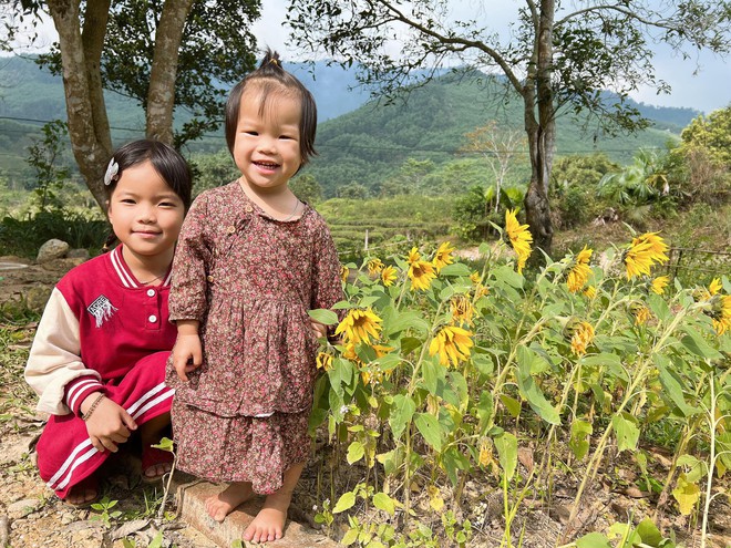 Đang làm chủ ở thành phố, đôi vợ chồng bất ngờ dọn lên núi làm nhà sàn, sống tự cung tự cấp - Ảnh 6.