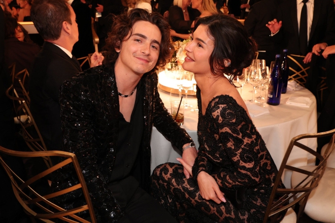 Hot nhất Quả Cầu Vàng 2024: Kylie Jenner - Timothée Chalamet lần đầu công khai phát cẩu lương giữa lễ trao giải - Ảnh 7.