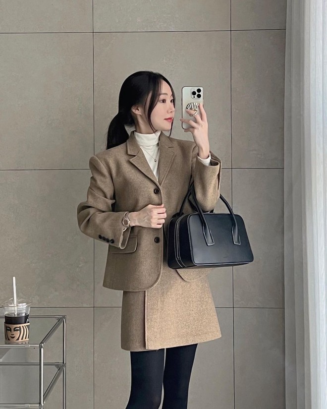 Học hội blogger những c&aacute;ch diện blazer đẹp trong m&ugrave;a lạnh - Ảnh 2.