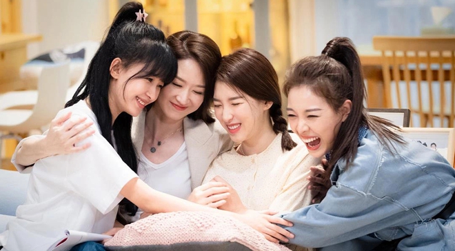 Một nhóm bạn chất lượng là nhóm bạn biết ngăn nhau tiêu tiền! - Ảnh 1.