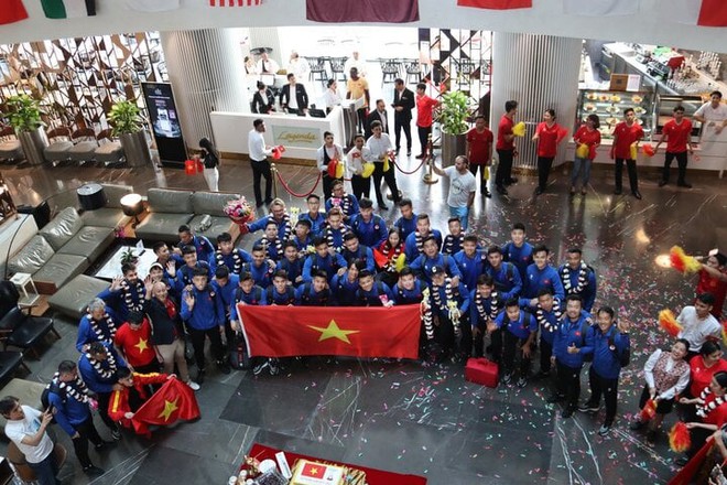 Cận cảnh khách sạn 4 sao đầy đủ tiện nghi của đội tuyển Việt Nam tại Asian Cup - Ảnh 2.