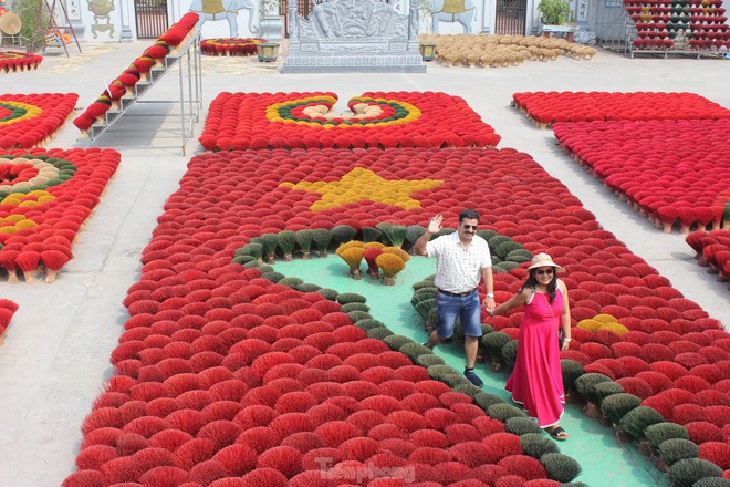 Kh&aacute;ch quốc tế th&iacute;ch th&uacute; check-in l&agrave;ng hương nổi tiếng ở H&agrave; Nội- Ảnh 5.