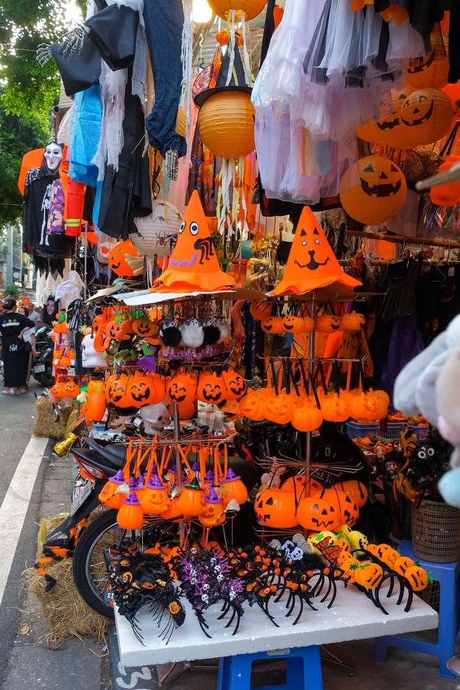 Hot: Dân tình tìm ra bạn Lan trong bài toán đạp xe "huyền thoại" ngay thời điểm mùa Halloween- Ảnh 10.