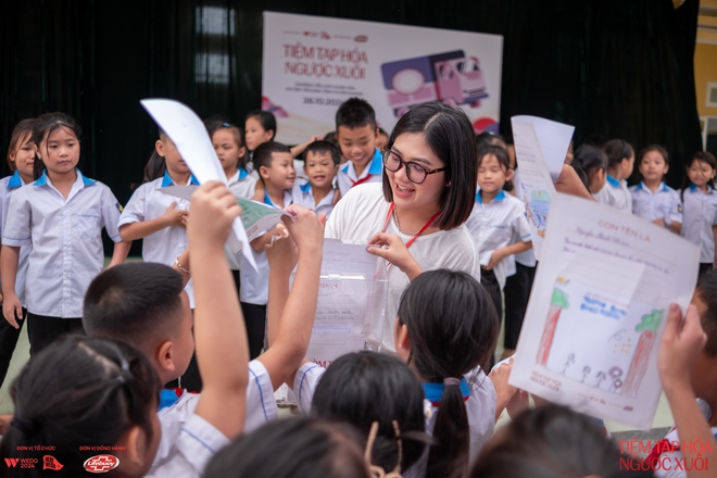 Trường Tiểu học Xuân Vân một buổi chiều đầu tuần: Kho hàng Ngược - Xuôi "gõ cửa", tấp nập niềm vui- Ảnh 20.