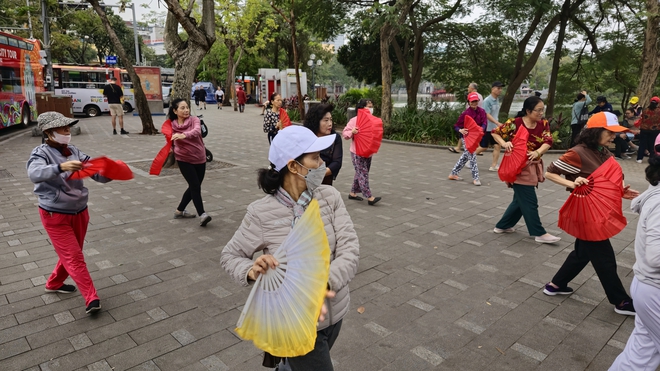 Sáng nay, mùa Đông Hà Nội đã về thật rồi!- Ảnh 6.